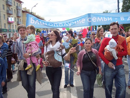 Парад в Ижевске 2008, слингомамы Парад в Ижевске 2008, слингомамы